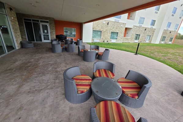 Exterior - Hawthorn Extended Stay by Wyndham Corpus Christi I-37 NW (Corpus Christi)