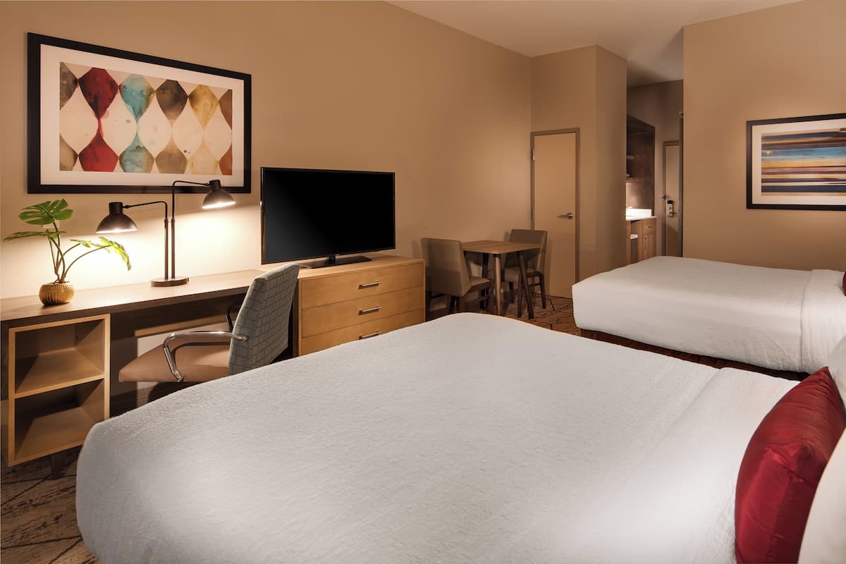 Suite, 2 Queen Beds, Non Smoking (Living Room, Tub)