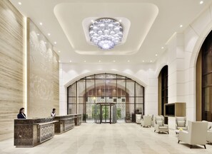 Interior entrance - Courtyard by Marriott Bengaluru Hebbal (Bengaluru)