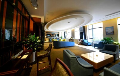 Howard Johnson Life Geckor Zhu