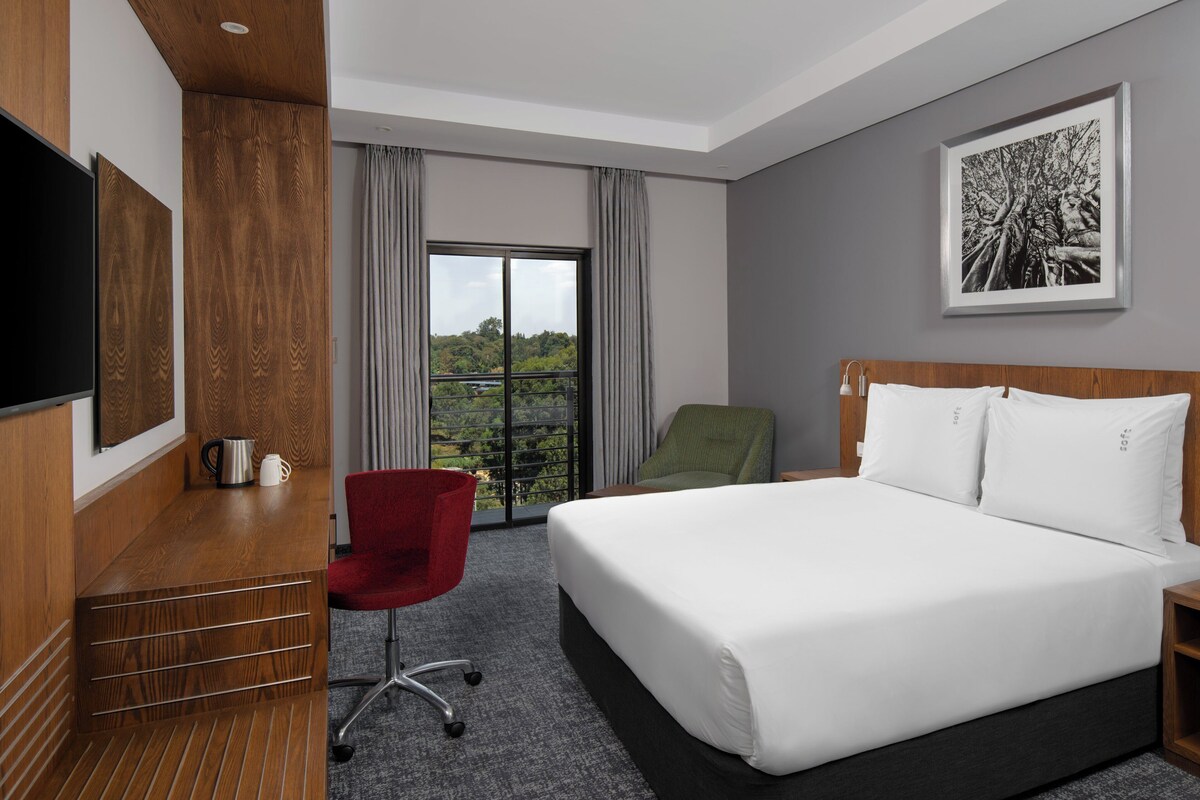 In-room safe, desk, laptop workspace, blackout curtains