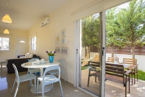 Villa, 2 Bedrooms (Communal Pool) | Living area