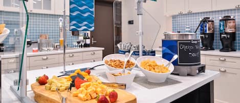 Alimentos y bebidas