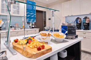 Alimentos y bebidas