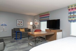 Hypo-allergenic bedding, in-room safe, desk, laptop workspace - Hampton Inn & Suites Xenia Dayton (Xenia)