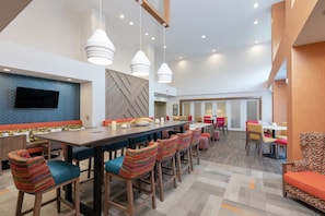 Desayuno continental incluido todos los días