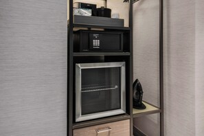 Bureau, espace de travail pour ordinateur portable, rideaux occultants