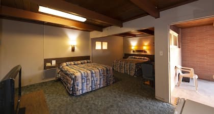 Cedar Inn