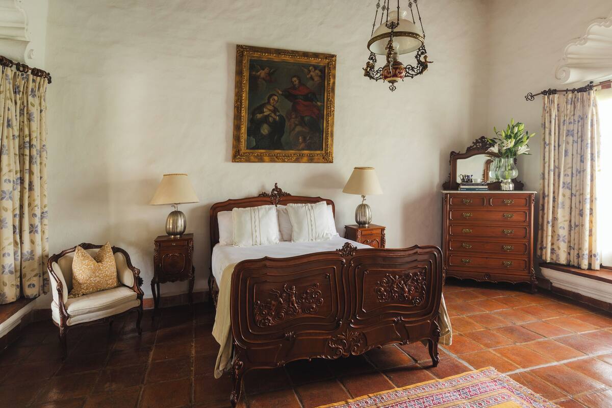 Suíte | Roupas de cama premium, cofres nos quartos, escrivaninha