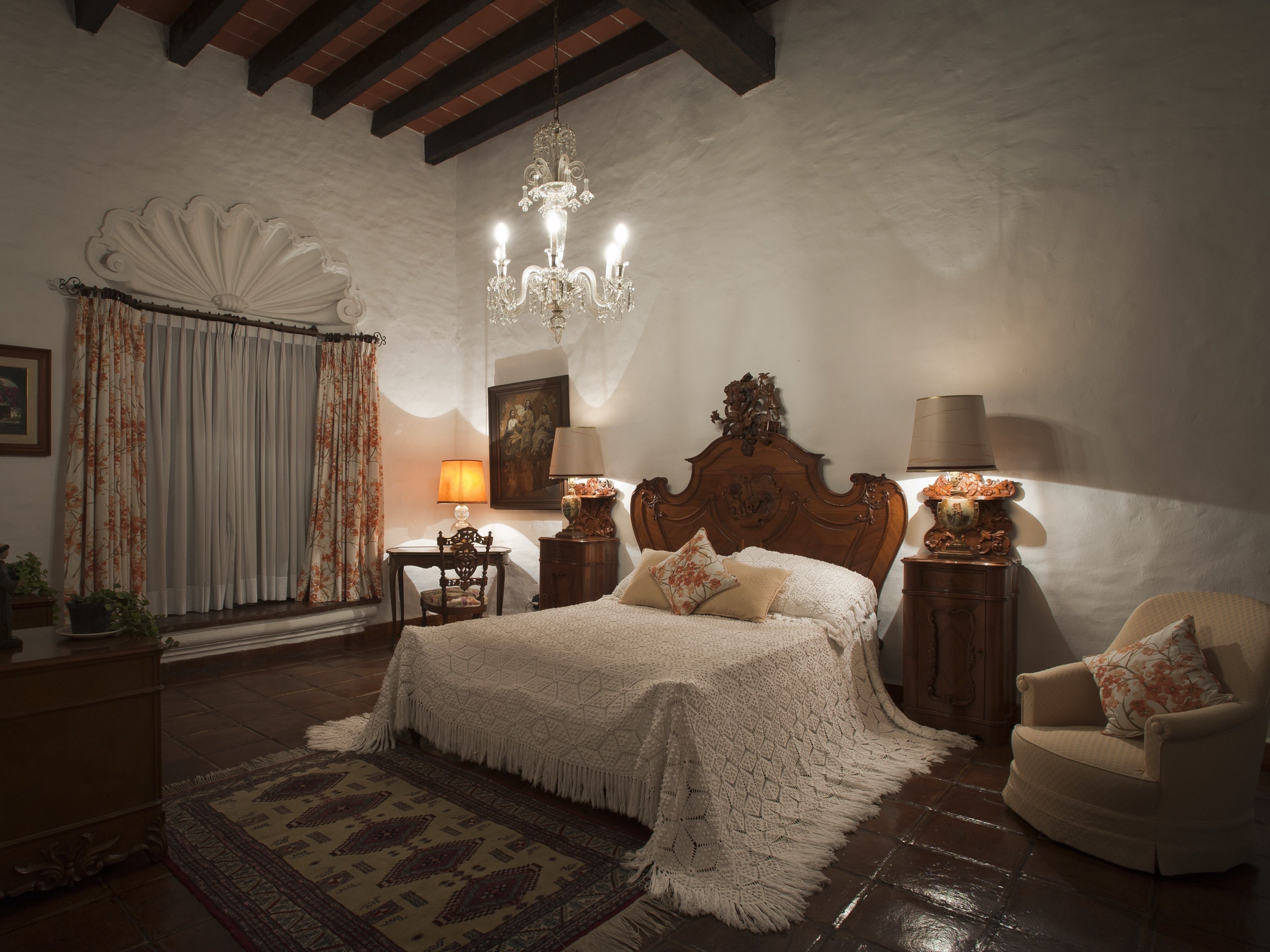 Premium bedding, in-room safe, desk, iron/ironing board