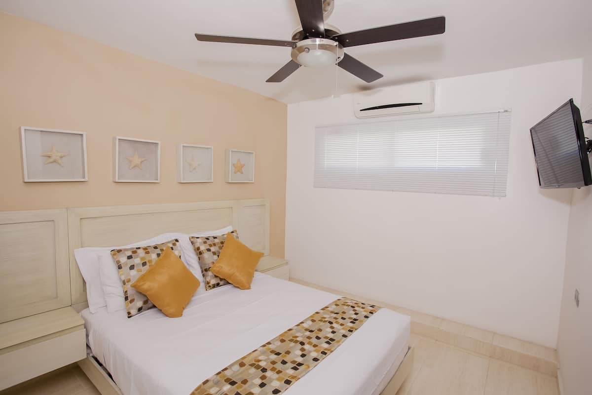Standard Double Room, 1 Queen Bed