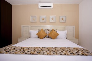 Standard Double Room, 1 King Bed, Balcony, City View