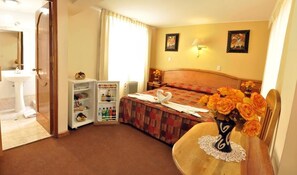 Double Room, 1 Queen Bed | Minibar, in-room safe, desk, soundproofing - Awkis Dream (Cusco)