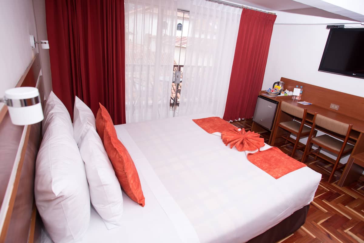 Camera Superior, 1 letto queen | 1 camera, minibar, una scrivania, postazione laptop