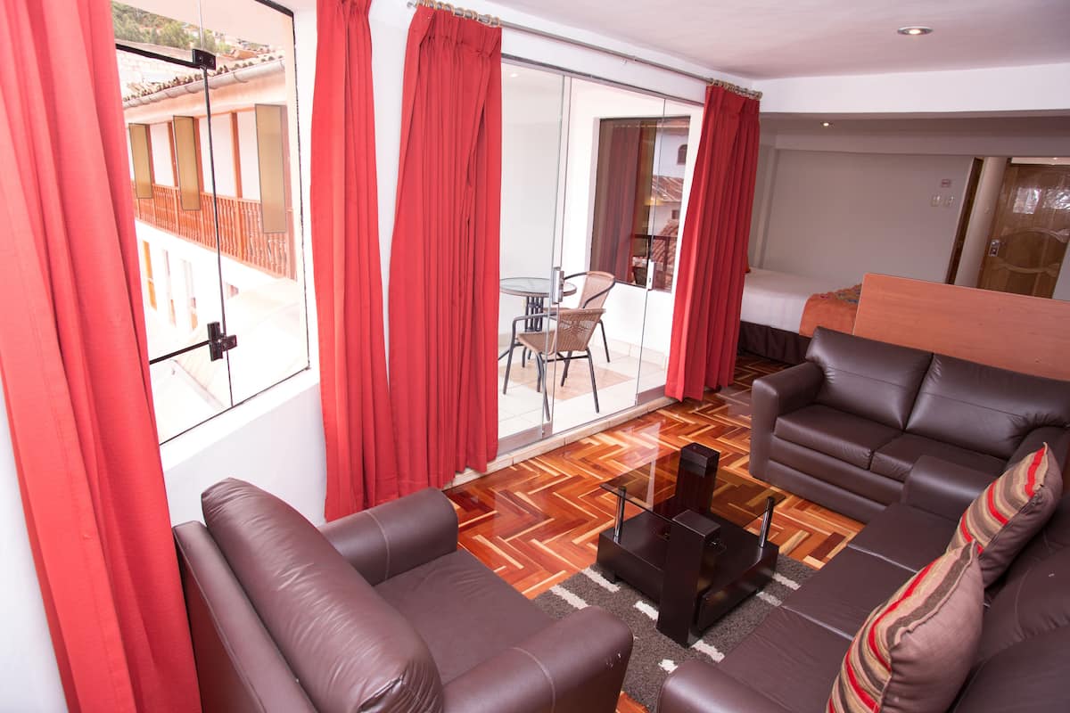 Suite Junior, 1 letto queen | 1 camera, minibar, una scrivania, postazione laptop