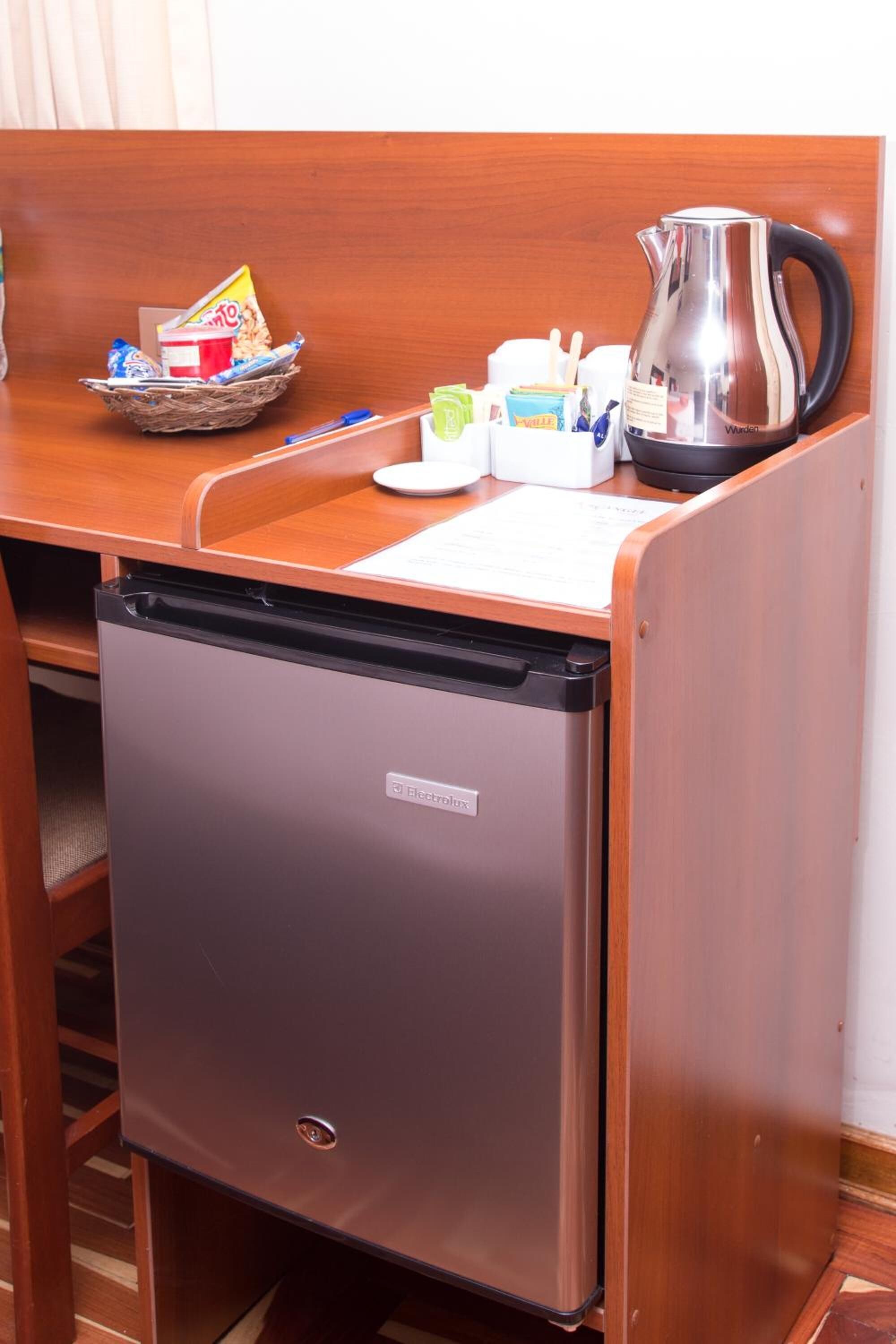 coffee/tea maker, electric kettle