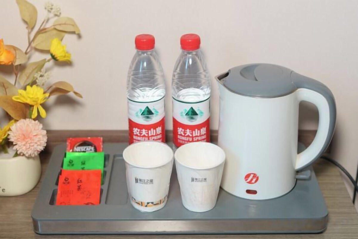 Kaffee und/oder Kaffeemaschine