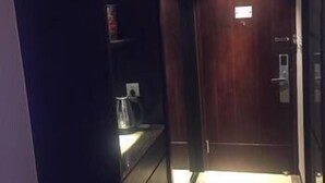 Unclassified image, 4 of 9, button - Orange Hotel (Jinhua)