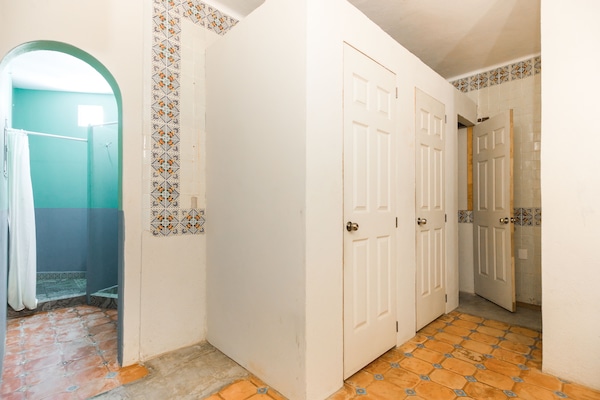 Shower, rainfall showerhead