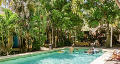 NĂlu Puerto Escondido by Selina