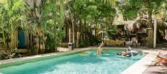 Nílu Puerto Escondido by Selina