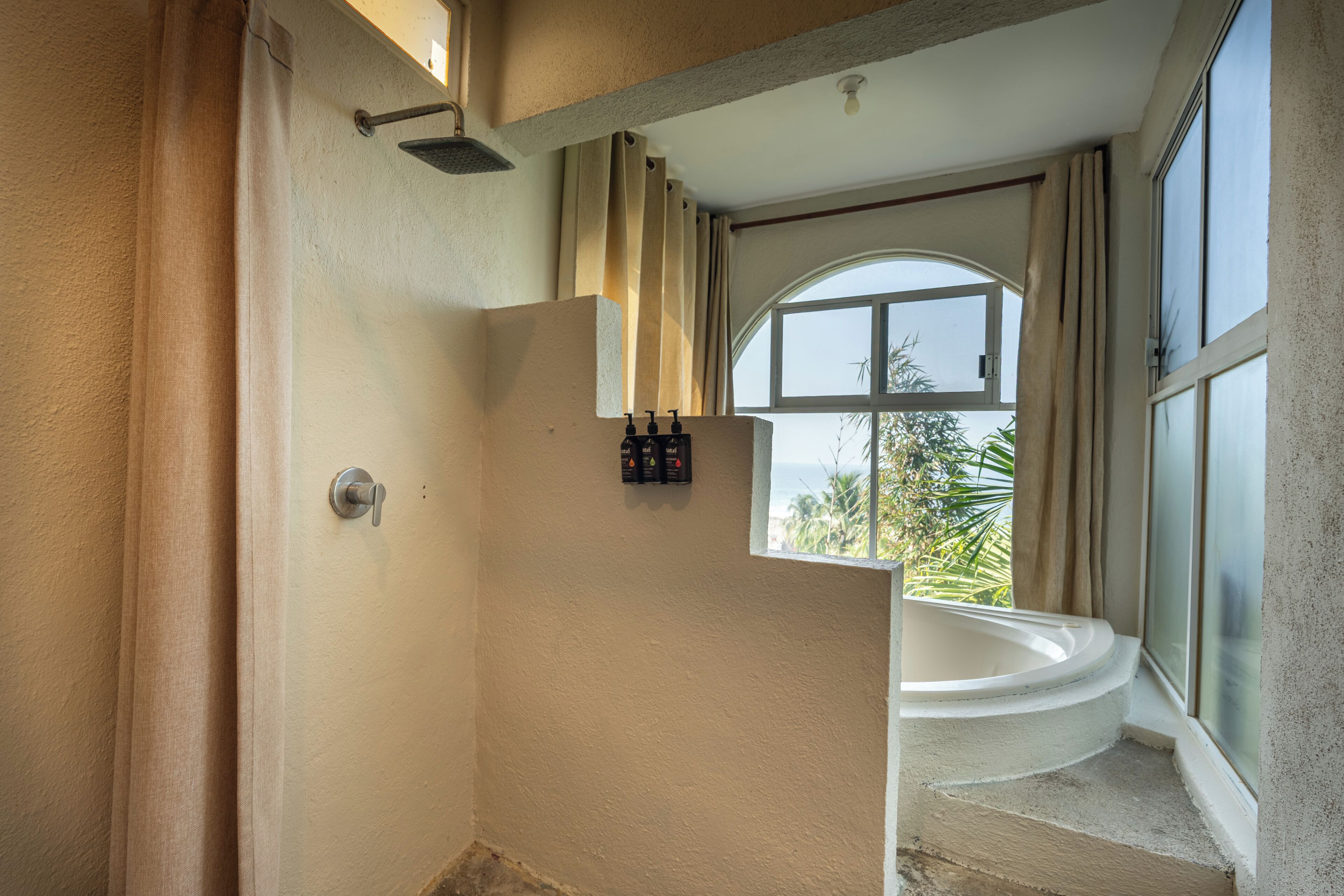 Foto - Nílu Puerto Escondido by Selina