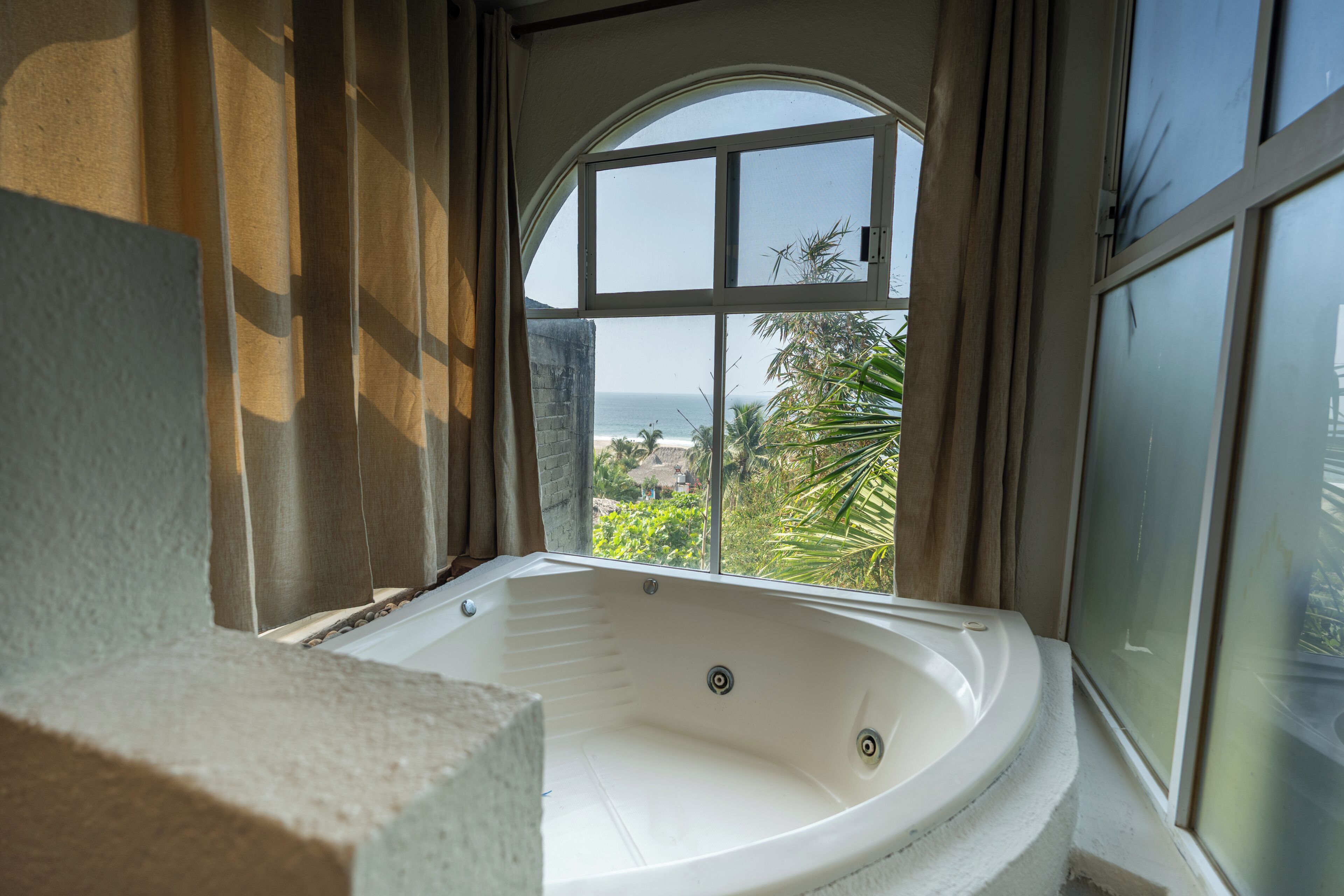 Premium Suite Ocean View | Salle de bain | Douche, douche à « effet pluie »