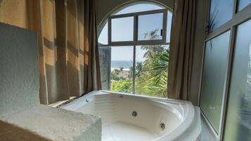 Premium Suite Ocean View | Salle de bain | Douche, douche à « effet pluie »