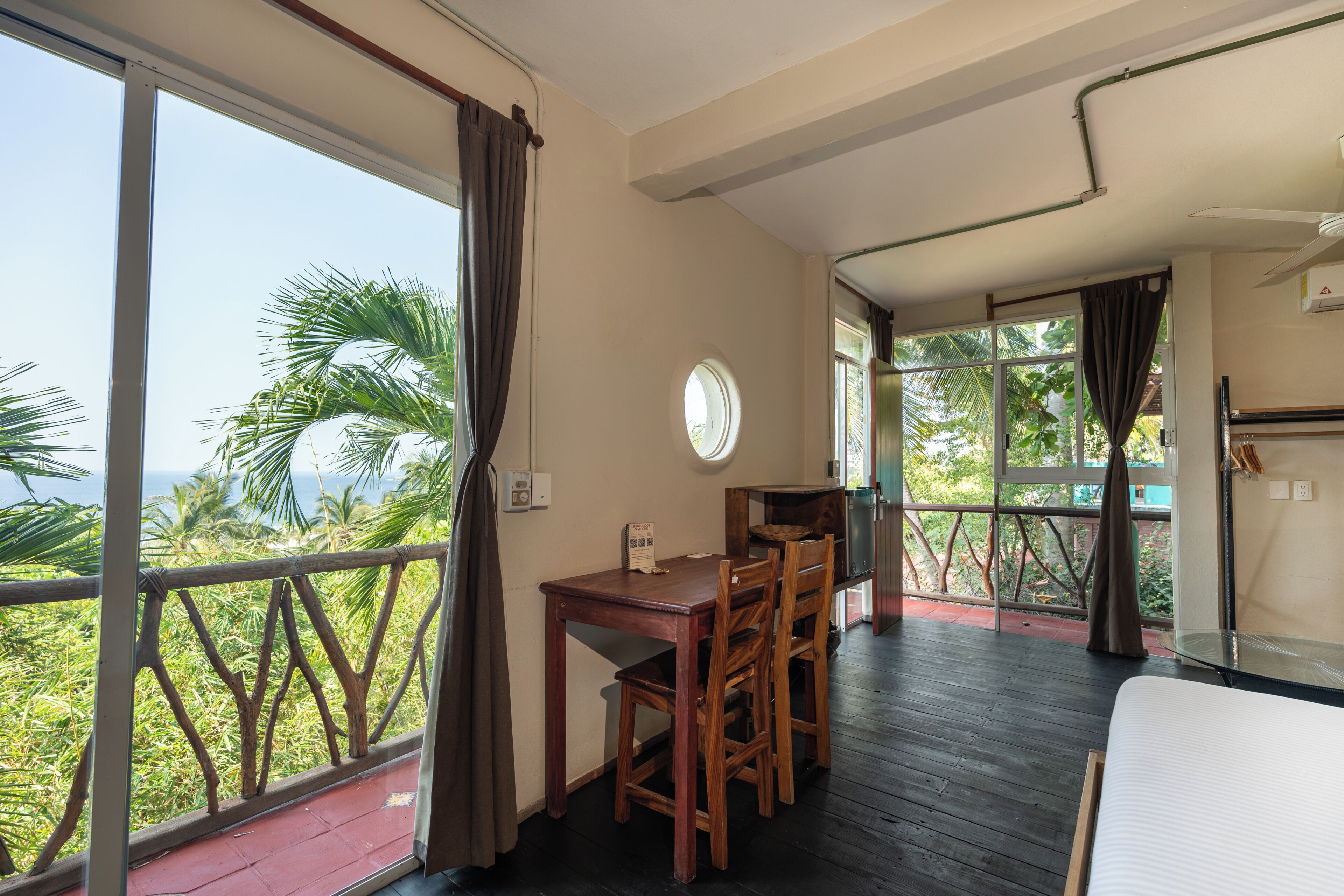 Foto - Nílu Puerto Escondido by Selina