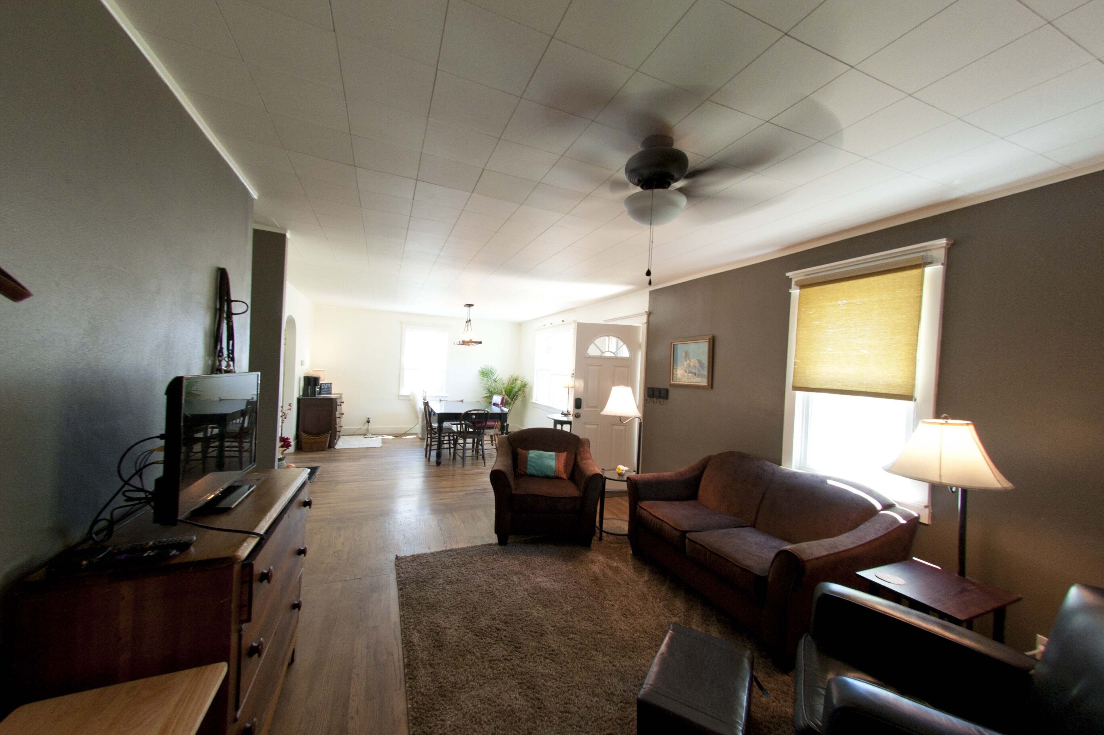 Country Farmhouse- The Country Feel With City Access - Colorado