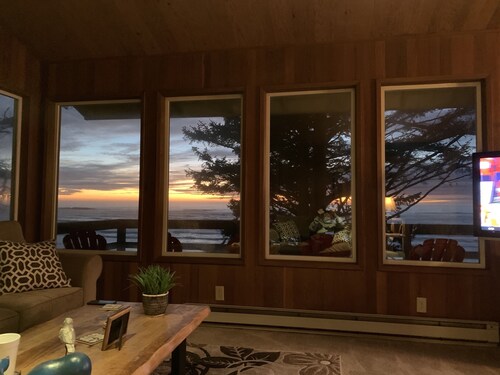 Eristäytynyt Beach Front Home