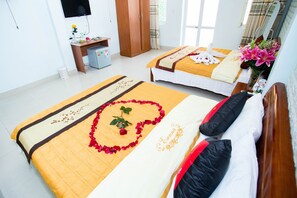 Deluxe Family Room With Balcony | Literie de qualité supérieure, mini-bar avec articles gratuits