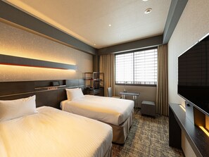 In-room safe, desk, iron/ironing board, free WiFi - Hotel Keihan Kyoto Hachijoguchi (Kyoto)