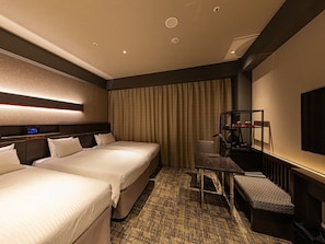 In-room safe, desk, iron/ironing board, free WiFi - Hotel Keihan Kyoto Hachijoguchi (Kyoto)