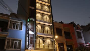 Façade de l’hébergement - soirée/nuit