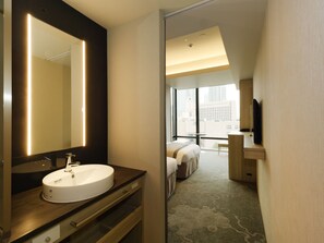 Superior Floor Comfort Twin Room, Non Smoking | In-room safe, blackout drapes, soundproofing, bed sheets