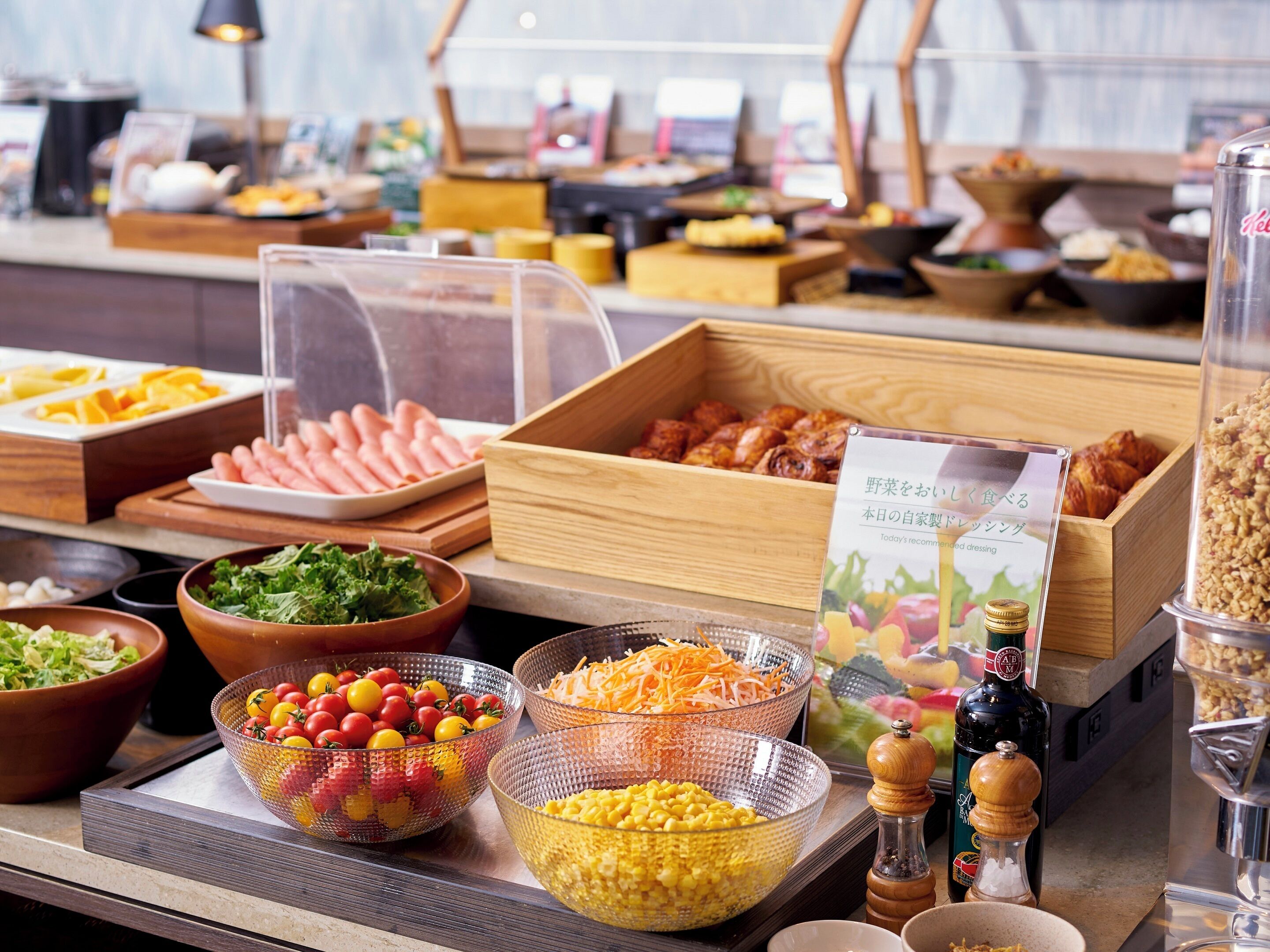 daily buffet breakfast (jpy 2750 per person)