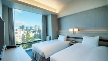 In-room safe, blackout curtains, soundproofing, bed sheets