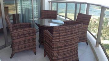 Habitación doble, vista al mar | Balcón