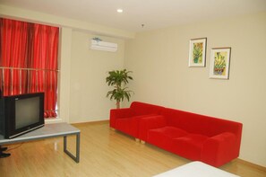 Desk, blackout drapes, free WiFi - Luoyang Aviation E-Home Inn (Luoyang)