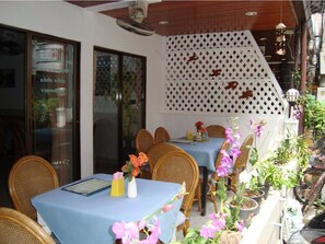Breakfast and lunch served, local and international cuisine - A&B Hotel (Hua Hin)