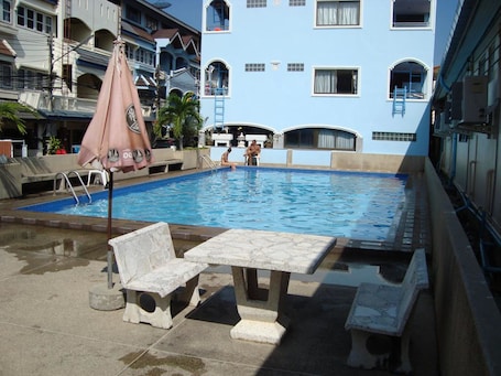 Outdoor pool, sun loungers