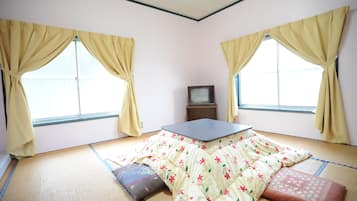 Triple Room, Shared Bathroom