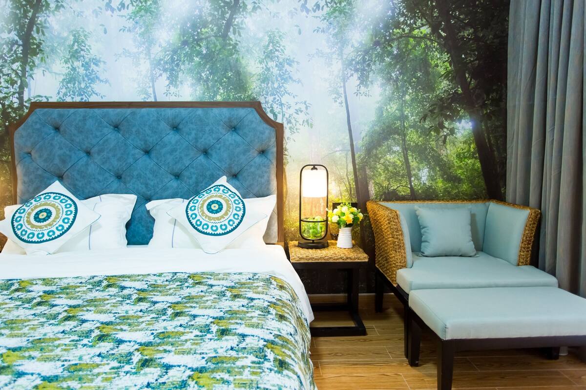 design double room | desk, blackout curtains, free wifi