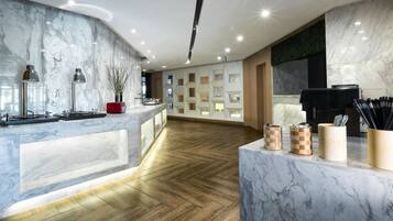 Daily buffet breakfast (CNY 48 per person)