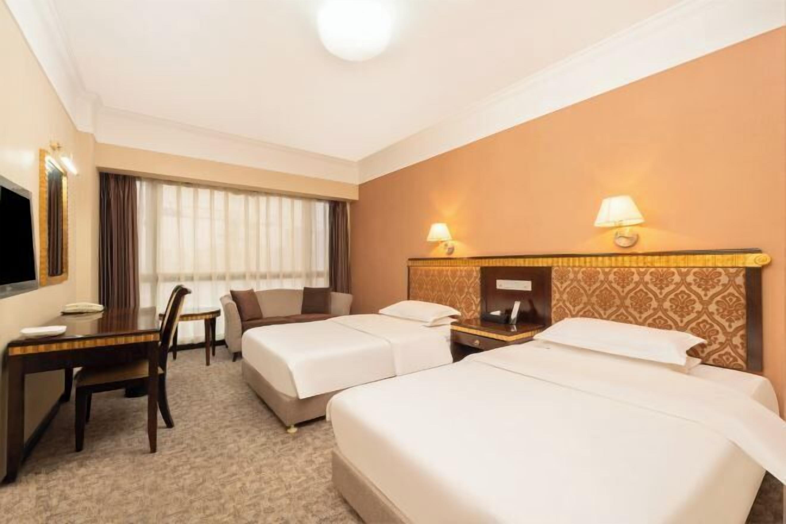 Desk, rollaway beds, free WiFi