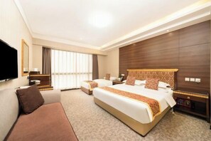 Desk, rollaway beds, free WiFi - Peony Hotel (Luoyang)