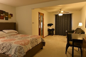 5 bedrooms, desk, iron/ironing board, free WiFi