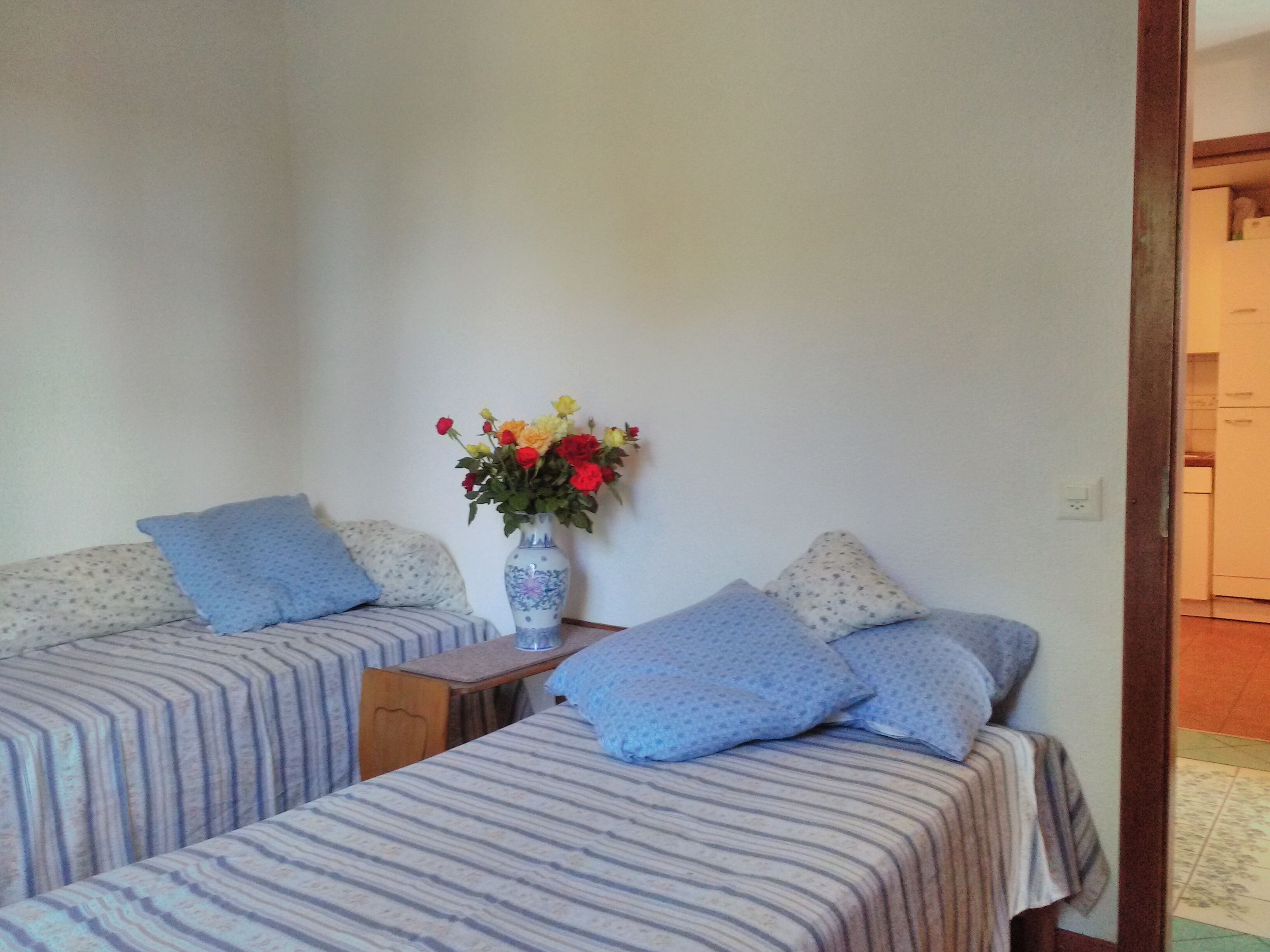 5 bedrooms, desk, iron/ironing board, free WiFi