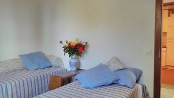 5 bedrooms, desk, iron/ironing board, free WiFi